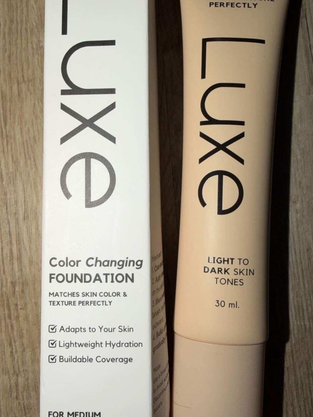 Luxe Color-Adaptive Foundation Tube in Beige